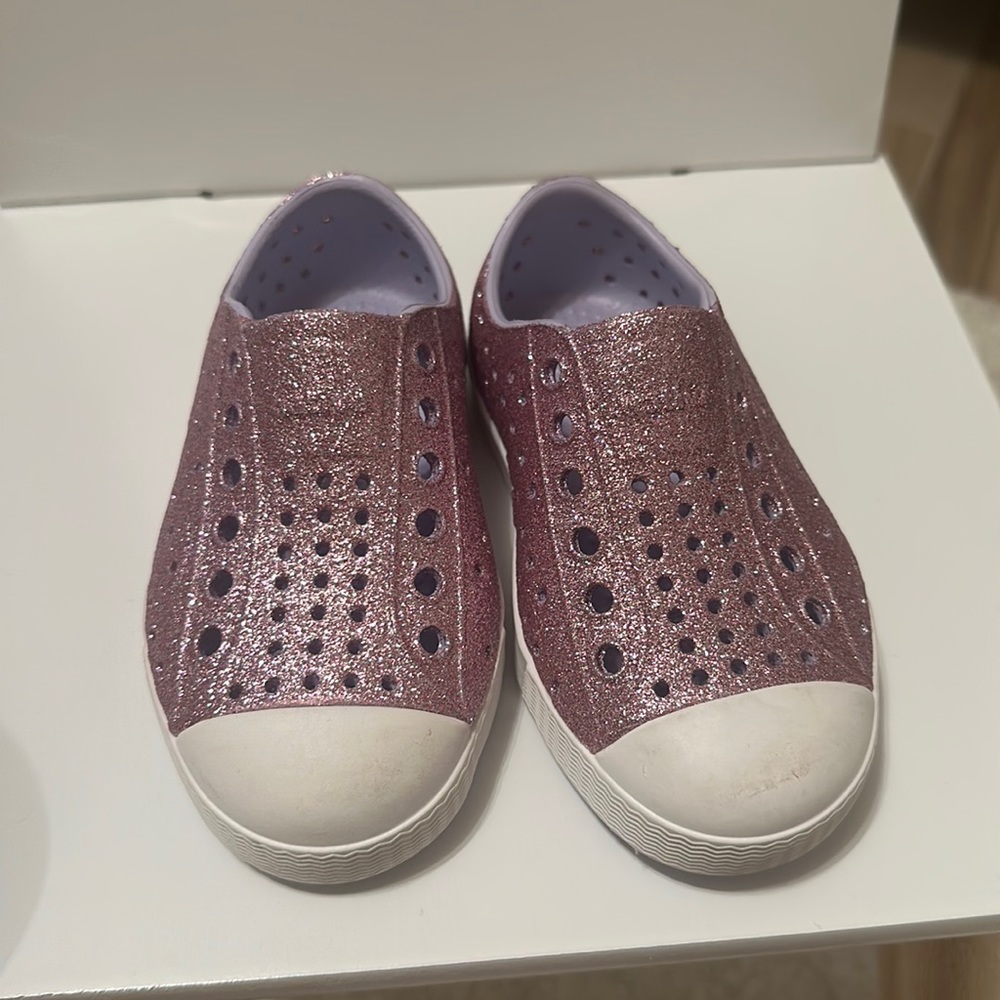 Native glitter purple size 7 good condition toddler